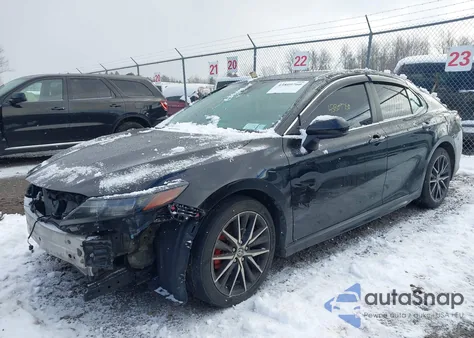 2021 Toyota Camry Se z USA, uszkodzony, nr VIN 4T1G11AK3MU404969